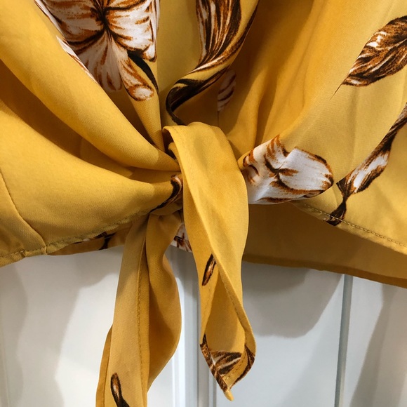 Dynamite Yellow long sleeves Top - Picture 6 of 6